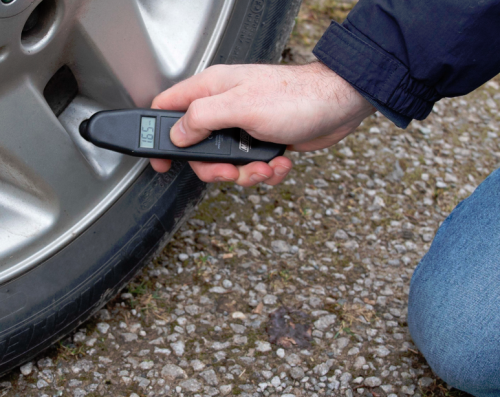 Maypole Digital Tyre Pressure Gauge Digital LCD display Batteries inc. MP7925 - MP7925-1.png