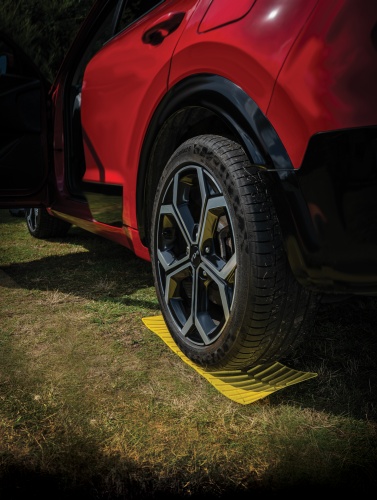 Maypole Pair Of Yellow Grip Mats (Anti Slip) for escaping muddy fields MP536 - Maypole536_4.png